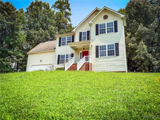 13631 Laketree Dr, Chester, VA 23831