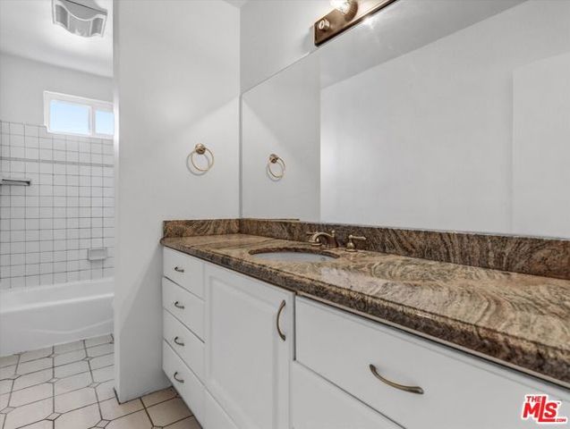 12479 Walsh Avenue, Los Angeles, CA 90066