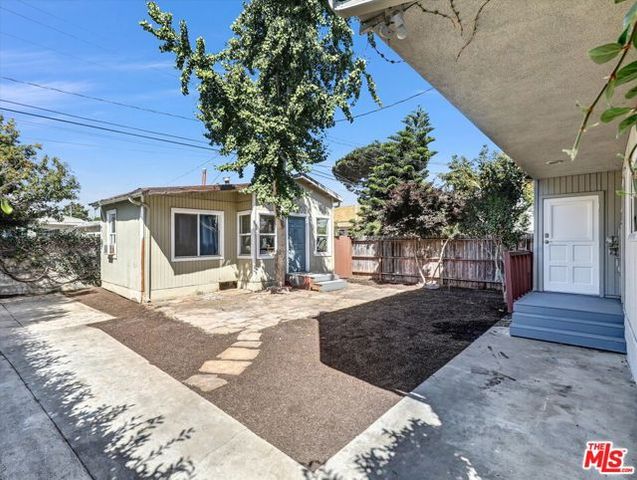 12479 Walsh Avenue, Los Angeles, CA 90066