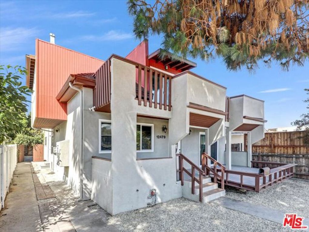 12479 Walsh Avenue, Los Angeles, CA 90066