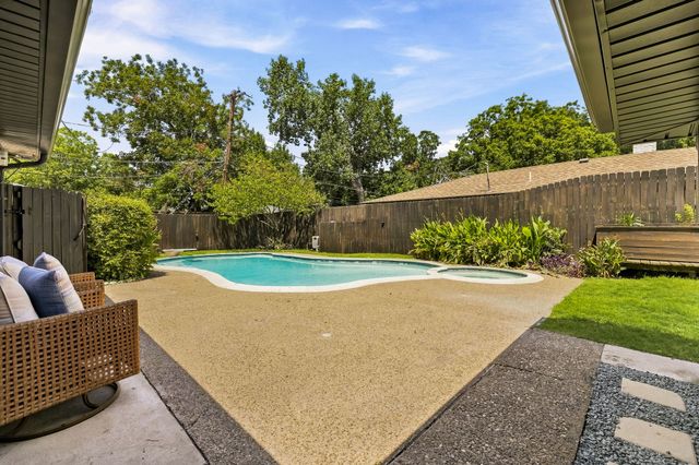 6837 Arboreal Drive, Dallas, TX 75231