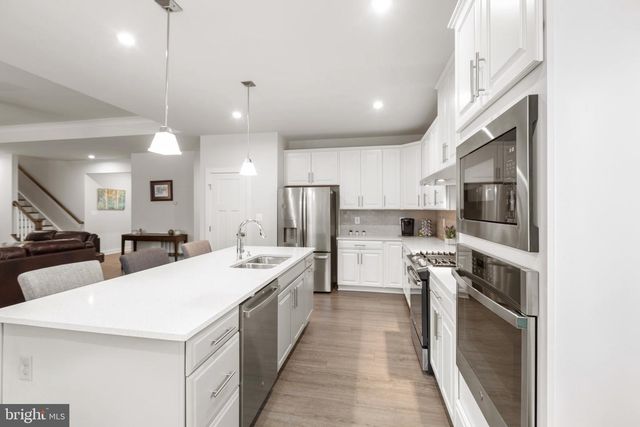 5008 BIRCH LEAF CIR, Fredericksburg, VA 22407
