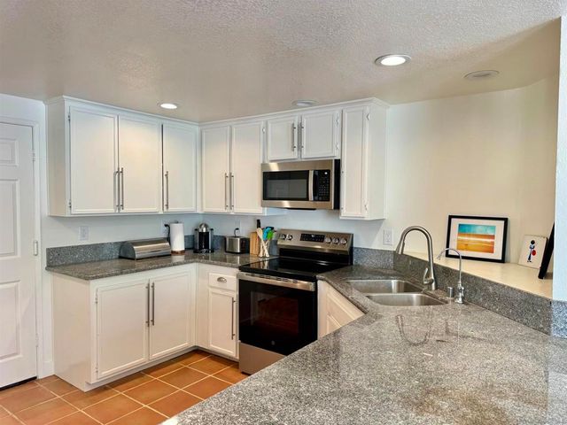 2108 Sea Village Circle, Cardiff By The Sea, CA 92007