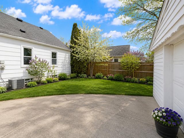 1496 E Lincoln Street, Birmingham, MI 48009