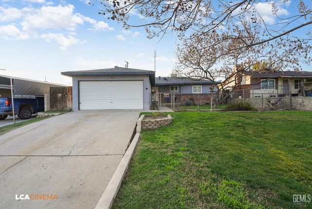 2204 Lynwood Street, Bakersfield, CA 93306