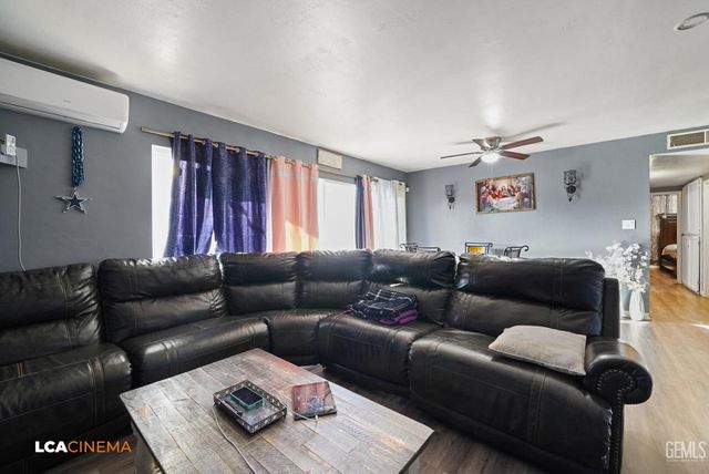 2204 Lynwood Street, Bakersfield, CA 93306