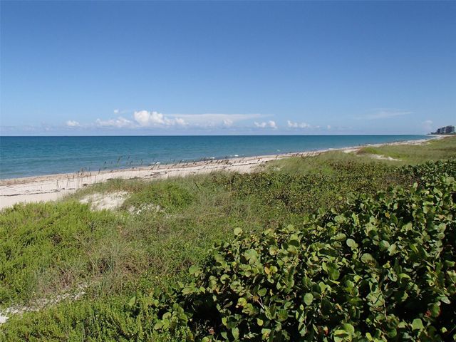 5369 Compass Cove Place, Hutchinson Island, FL 34949