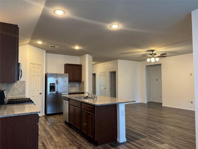 2215 Bronze Bay Drive, Missouri City, TX 77459