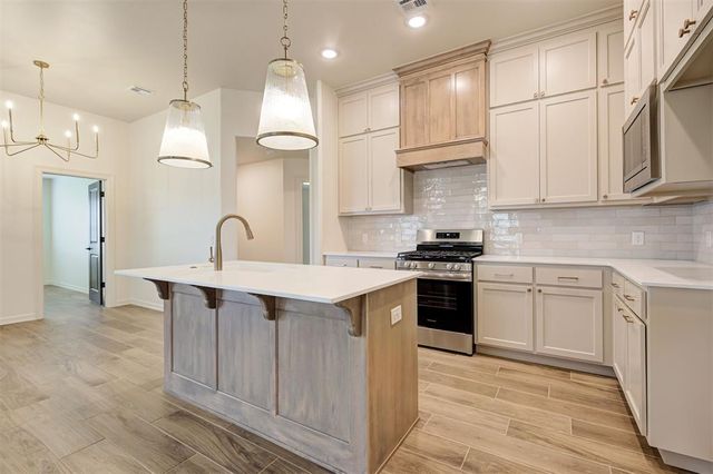 4233 Overlook Pass, Edmond, OK 73025