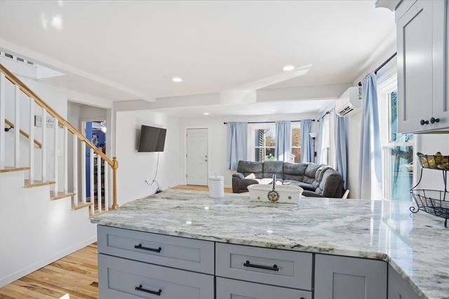 91 Church Street, Westerly, RI 02808