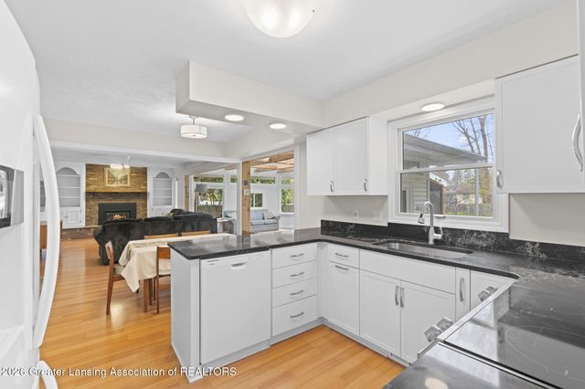 5599 Wood Valley Drive, Haslett, MI 48840