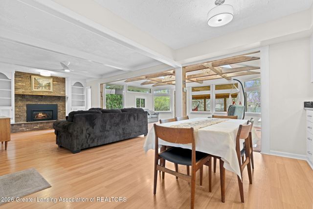 5599 Wood Valley Drive, Haslett, MI 48840