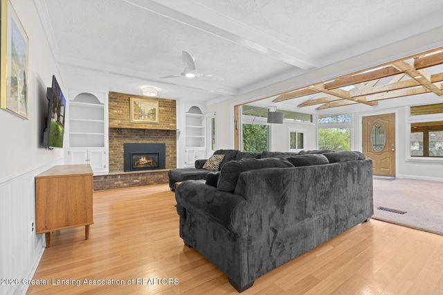 5599 Wood Valley Drive, Haslett, MI 48840