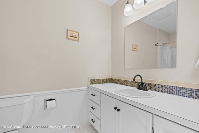 5599 Wood Valley Drive, Haslett, MI 48840