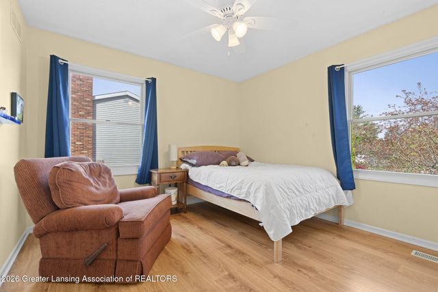 5599 Wood Valley Drive, Haslett, MI 48840