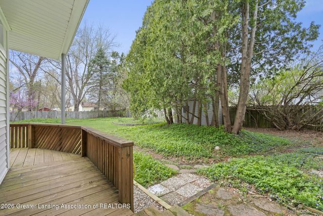 5599 Wood Valley Drive, Haslett, MI 48840