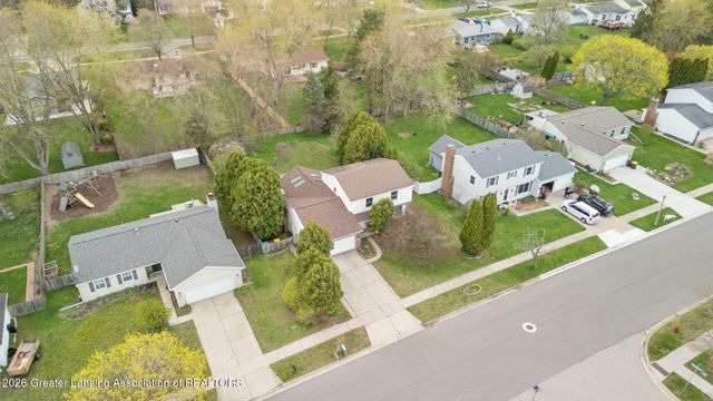 5599 Wood Valley Drive, Haslett, MI 48840
