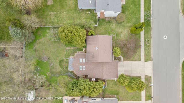 5599 Wood Valley Drive, Haslett, MI 48840