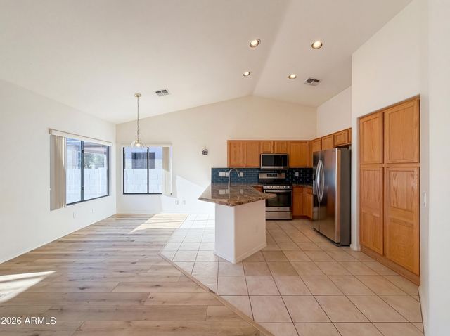 25210 S WYOMING Avenue, Sun Lakes, AZ 85248