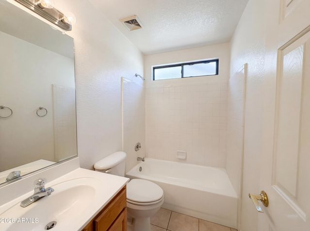 25210 S WYOMING Avenue, Sun Lakes, AZ 85248