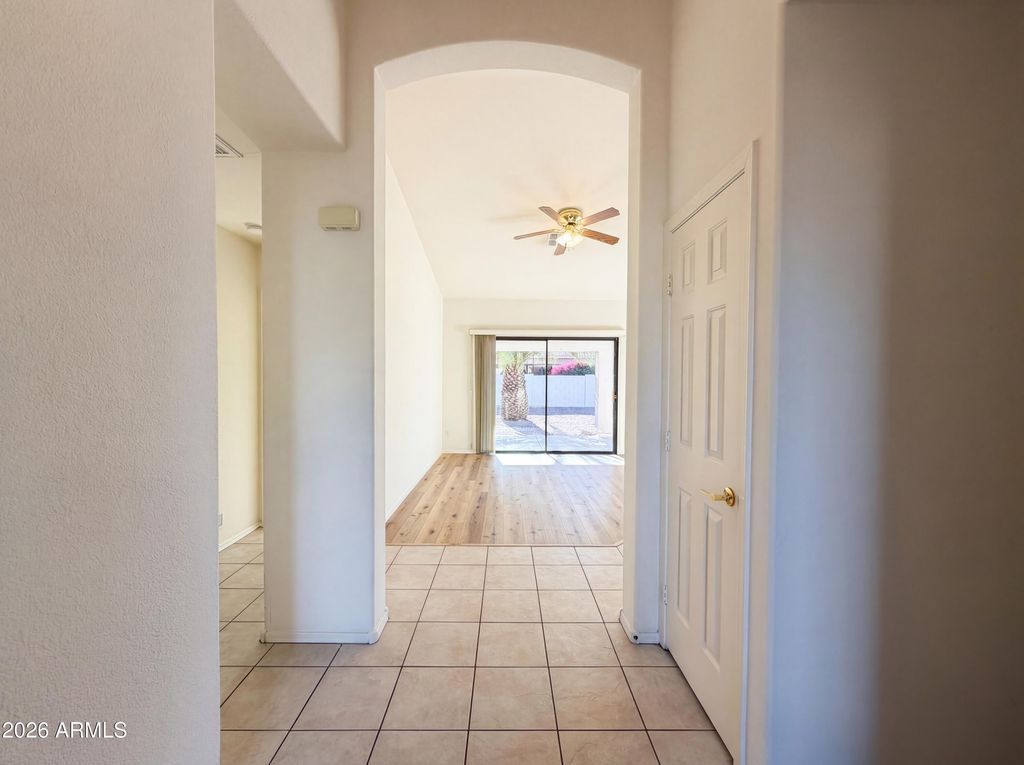 Image 7 of property listing at 25210 S WYOMING Avenue, Sun Lakes, AZ 85248