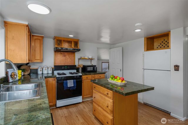 5138 S Myrtle Street, Seattle, WA 98118