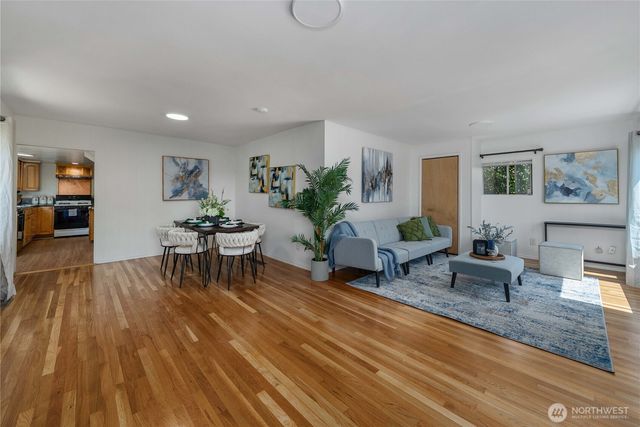 5138 S Myrtle Street, Seattle, WA 98118