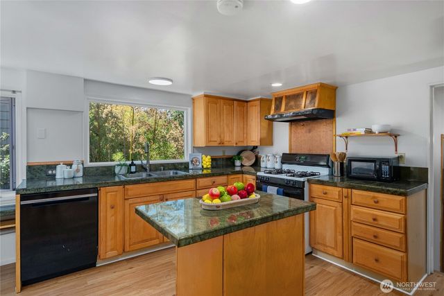 5138 S Myrtle Street, Seattle, WA 98118