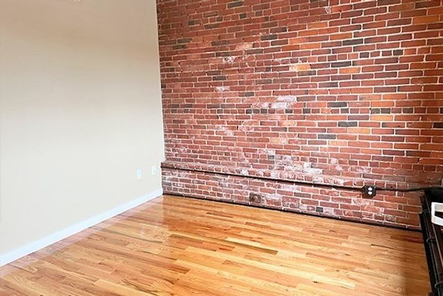 45 High St 06, North Andover, MA 01845