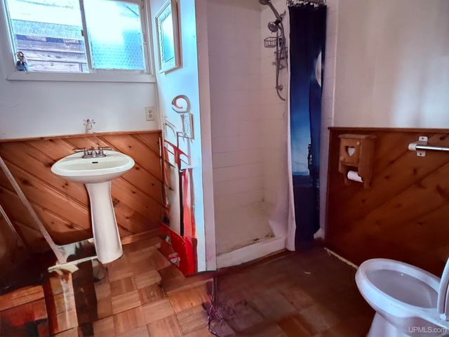 102 Bates Street, Crystal Falls, MI 49920