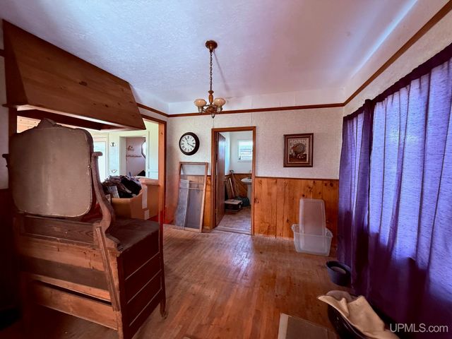 102 Bates Street, Crystal Falls, MI 49920