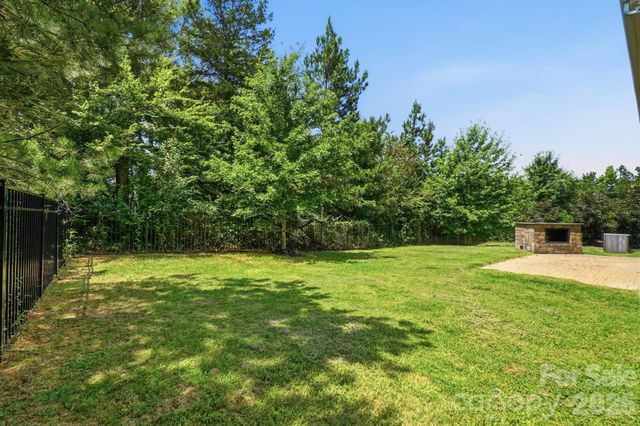 9815 Caledenia Drive, Huntersville, NC 28078