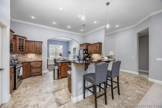 5711 Nottingham Place, Bartlesville, OK 74006