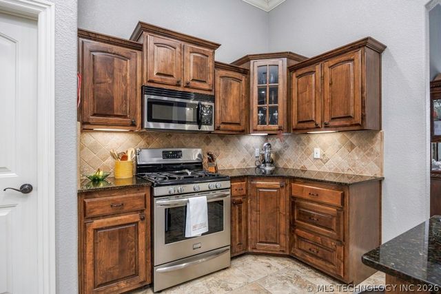 5711 Nottingham Place, Bartlesville, OK 74006