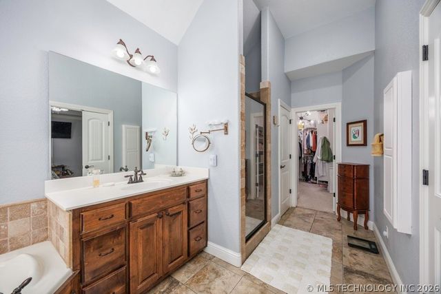 5711 Nottingham Place, Bartlesville, OK 74006