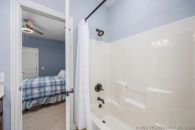 5711 Nottingham Place, Bartlesville, OK 74006