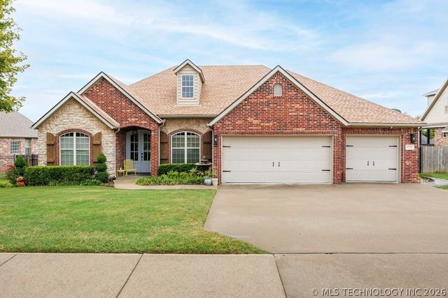 5711 Nottingham Place, Bartlesville, OK 74006