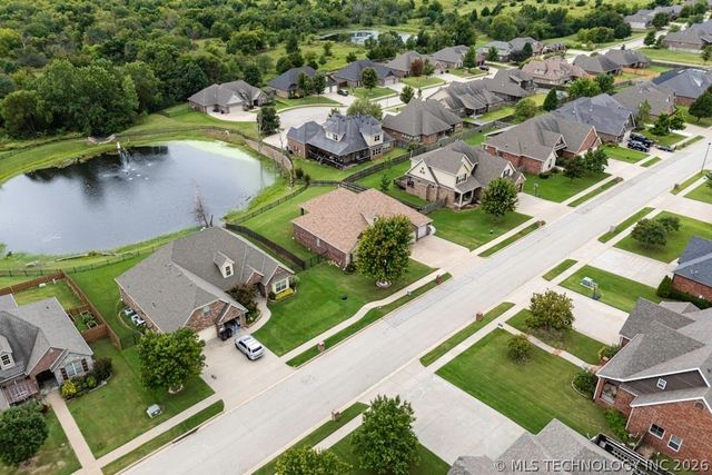 5711 Nottingham Place, Bartlesville, OK 74006