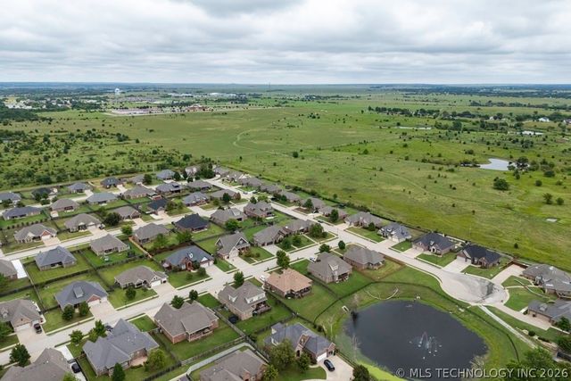 5711 Nottingham Place, Bartlesville, OK 74006