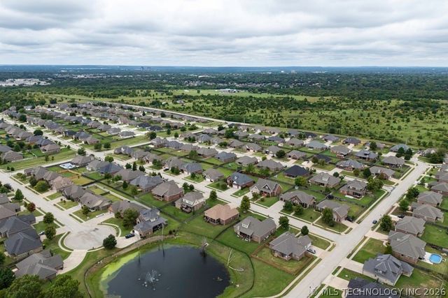 5711 Nottingham Place, Bartlesville, OK 74006