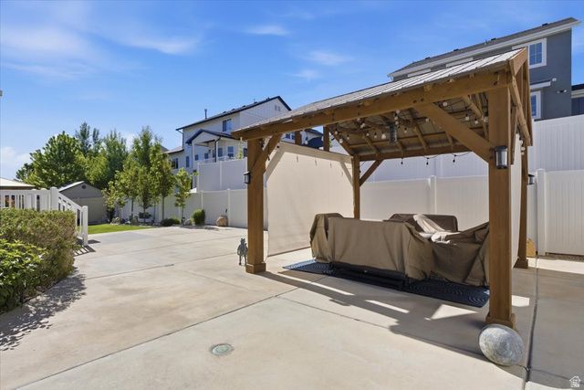7109 W JAYSON DR, West Jordan, UT 84081