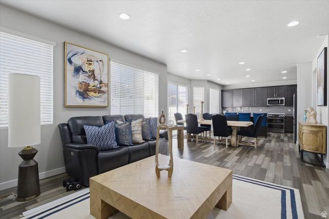 7109 W JAYSON DR, West Jordan, UT 84081
