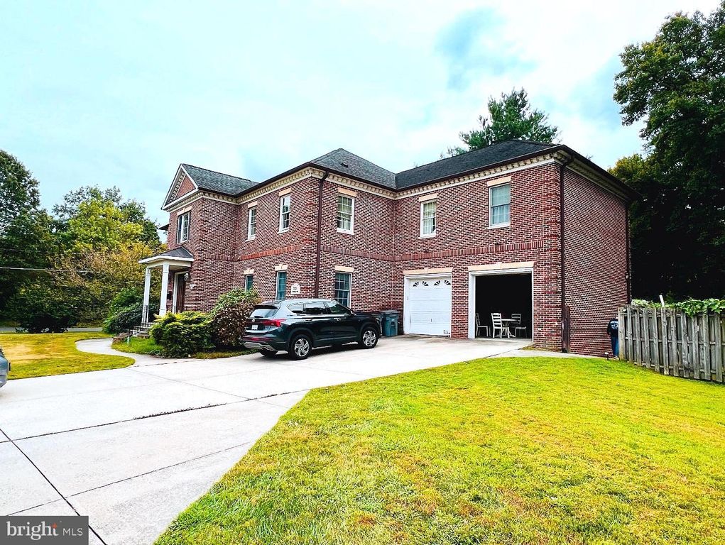 3221 ANNANDALE RD, Falls Church, VA 22042