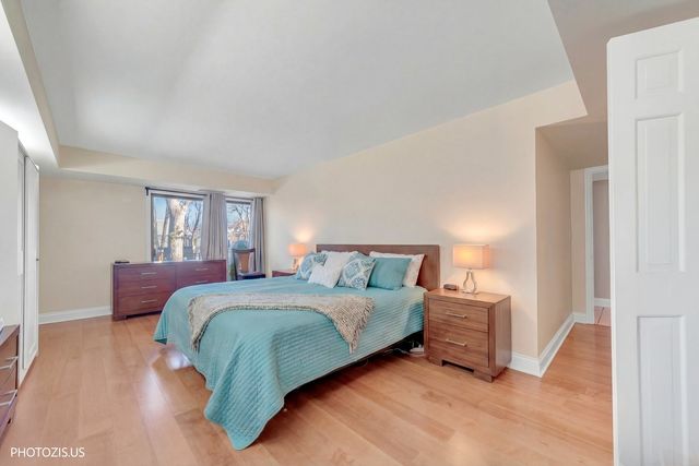 1621 Mission Hills Road 108, Northbrook, IL 60062