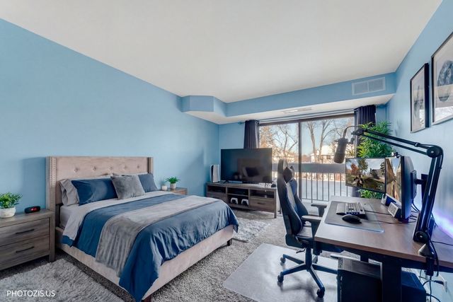 1621 Mission Hills Road 108, Northbrook, IL 60062