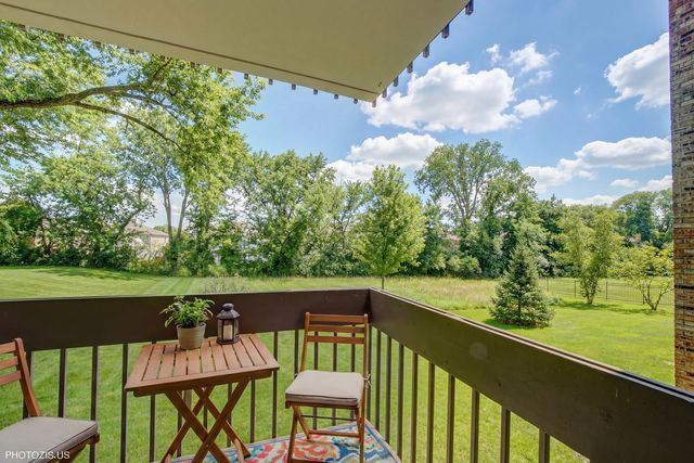 1621 Mission Hills Road 108, Northbrook, IL 60062