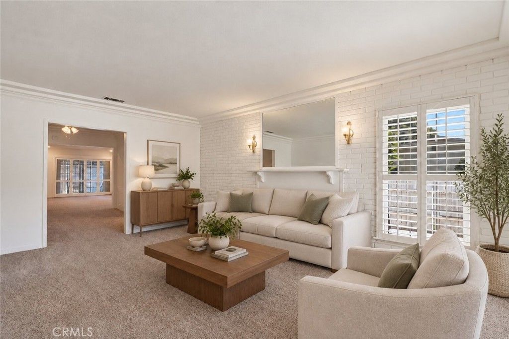 16819 Wyandotte Street, Lake Balboa, CA 91406 — photo 4