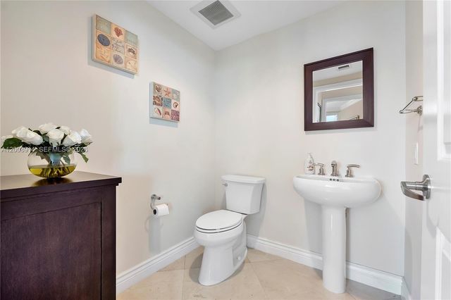 3101 S Ocean Dr 2705, Hollywood, FL 33019