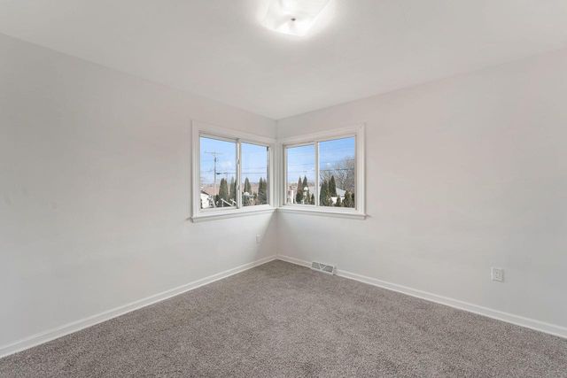 619 Echo LANE, Racine, WI 53406