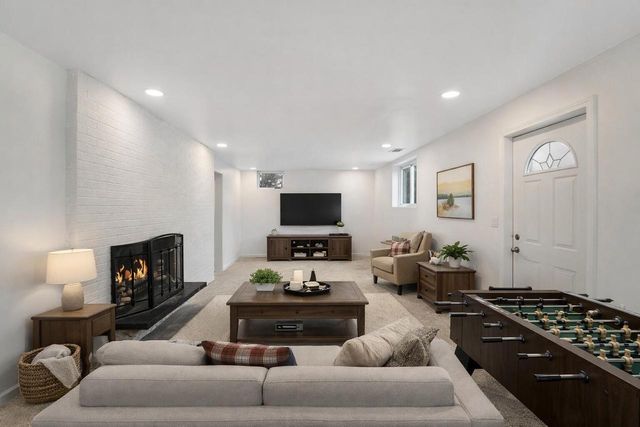 619 Echo LANE, Racine, WI 53406